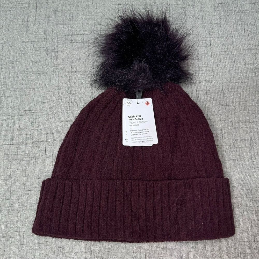 Lululemon Cable Knit Pom Beanie Hat Winter Hat Cassis NWT - Picture 7 of 9